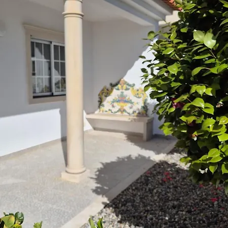 Casa 33 - Idyllisches Reihenhaus Mit Innenhof Сан-Мартинью-ду-Порту